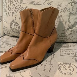 COLDWATER CREEK WOMENS BOOTS size 7 TAN LEATHER SHOES name brand WESTERN heels